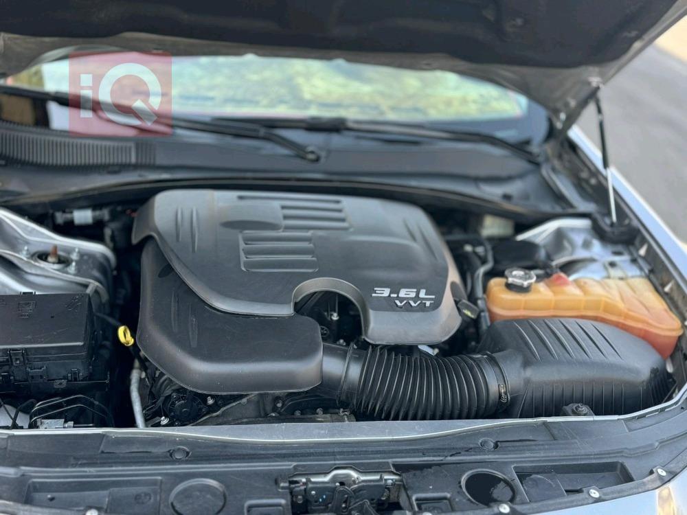 کرایسلەر 300